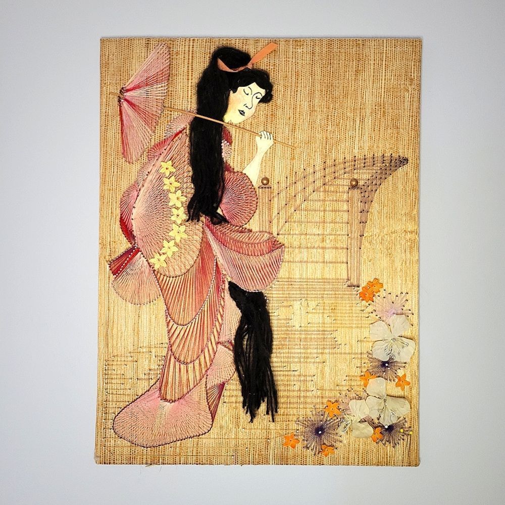 🐢 GS Handmade 1981 Asian Geisha Detailed Ornate String Folk Art Burlap Canvas